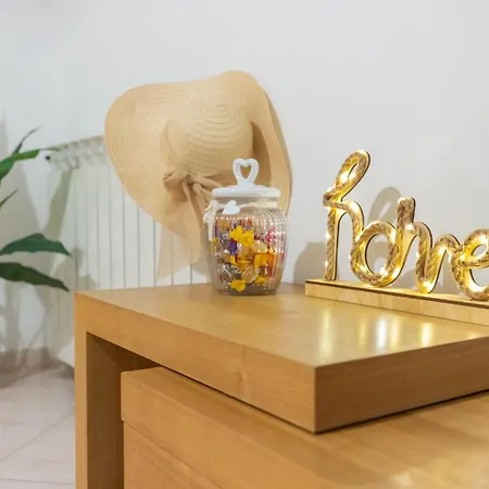 아파트 Maria House Con Giardino Privato *