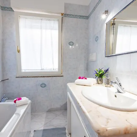Maria House, Jacuzzi E Patio Apartamento *