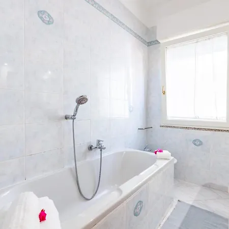 Maria House, Jacuzzi E Patio * 奧爾比亞