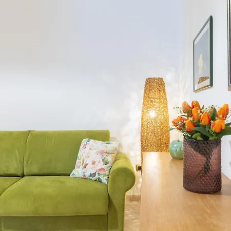 Maria House, Jacuzzi E Patio Daire Olbia